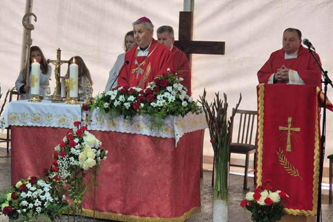 Svečano obilježena 50. obljetnica filijalne kapele Uzvišenja sv. Križa u Dubovici